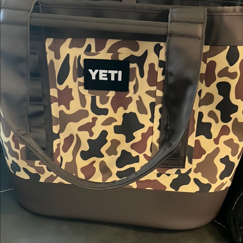YETI WETLANDS LIMITED Camouflage Tote 35 brand new with tags